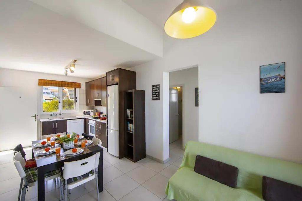 Green Bay Penthouse 2 Протарас Экстерьер фото